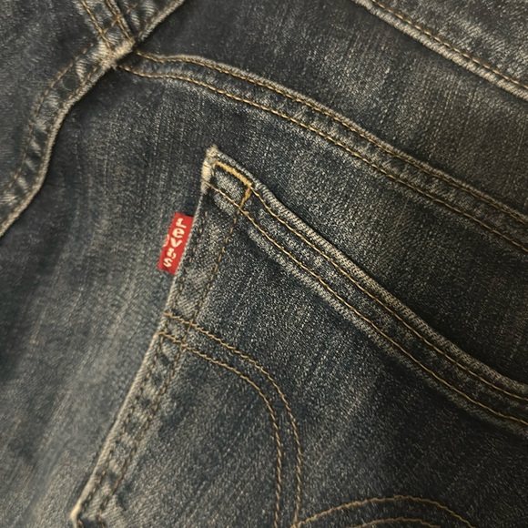 Women’s Levi’s blue Jeans, size 6 - Picture 3 of 7